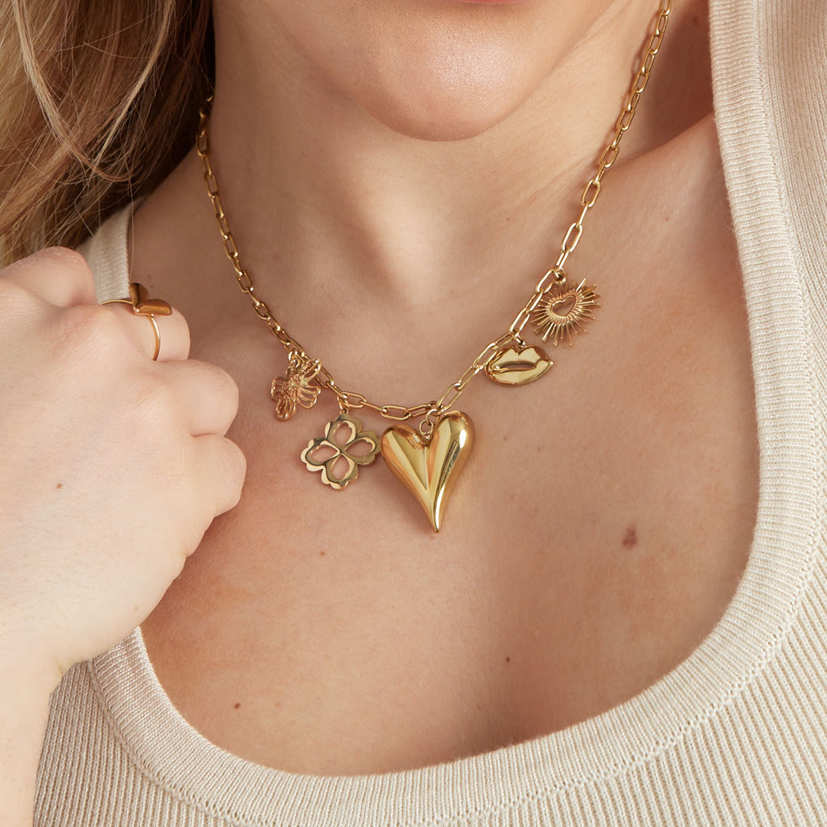 Ketting met bedels met hartje