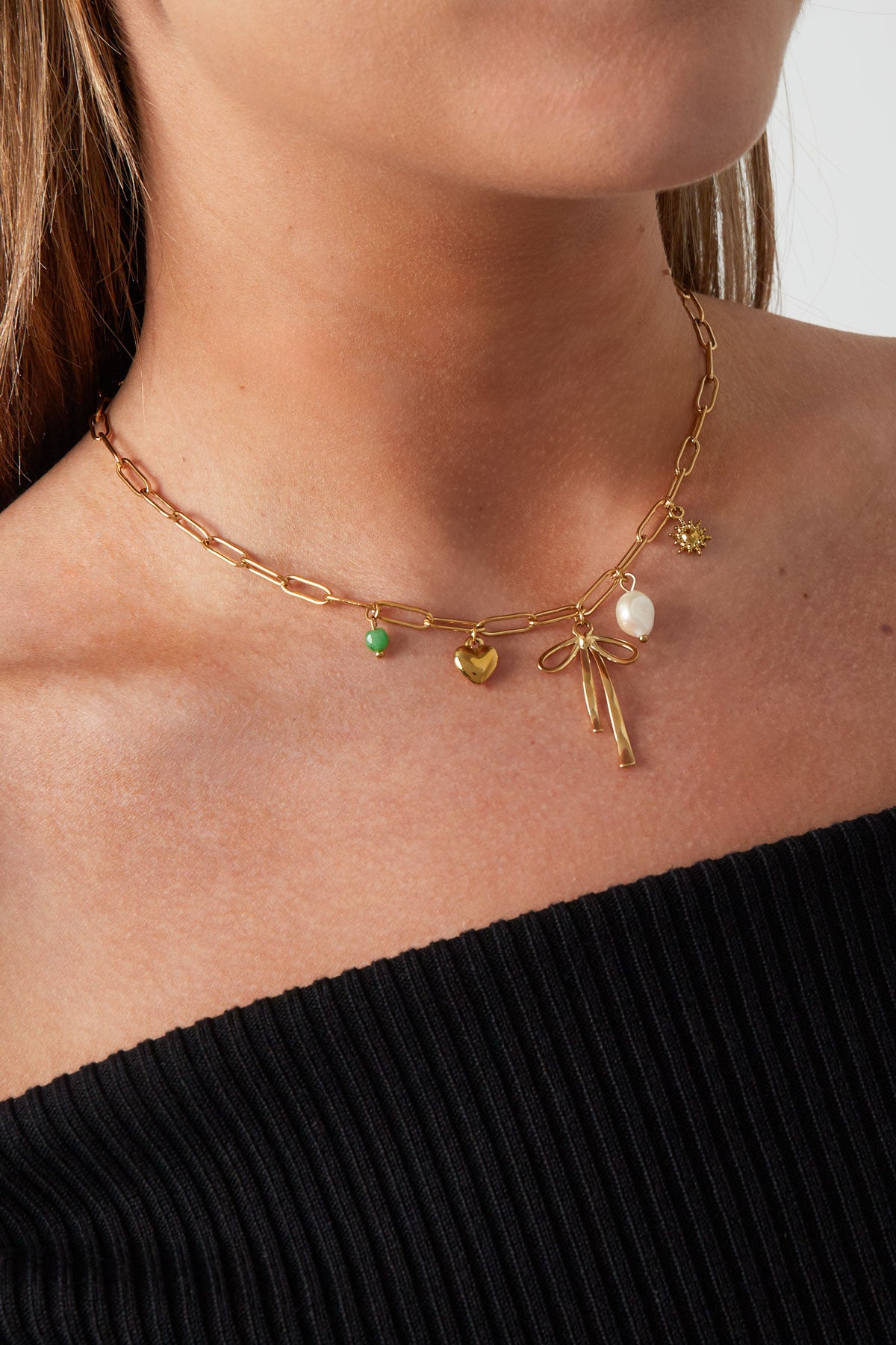 Ketting met bedels met strik