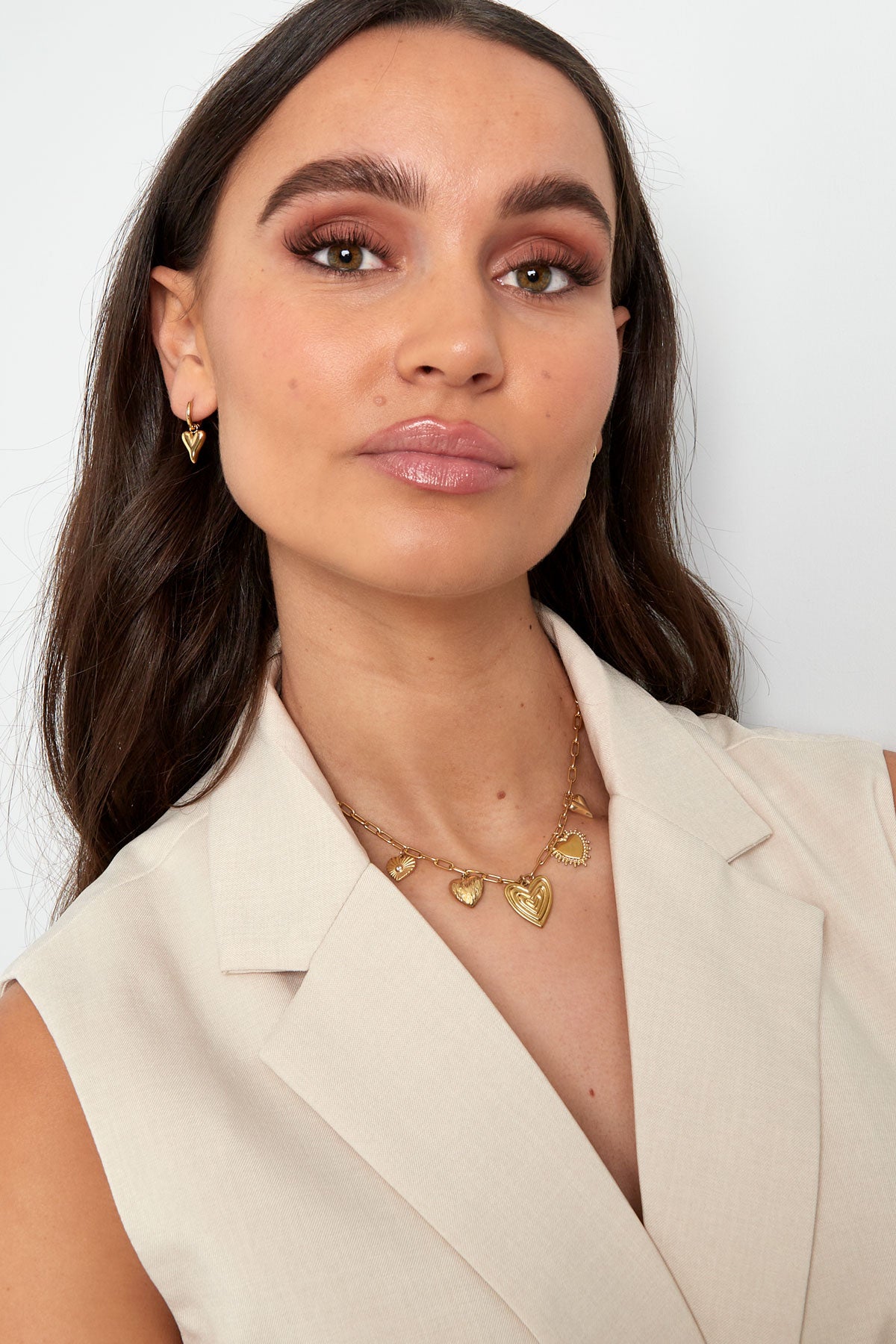 Ketting met bedels hartjes