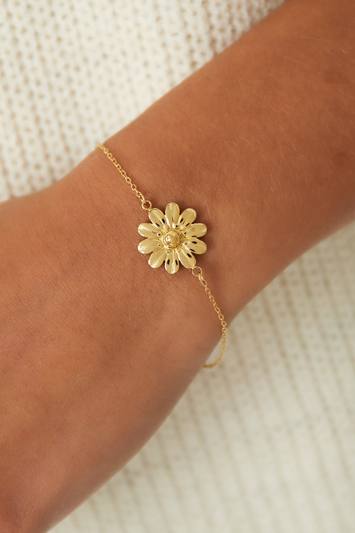 Minimalistische armband met bloem