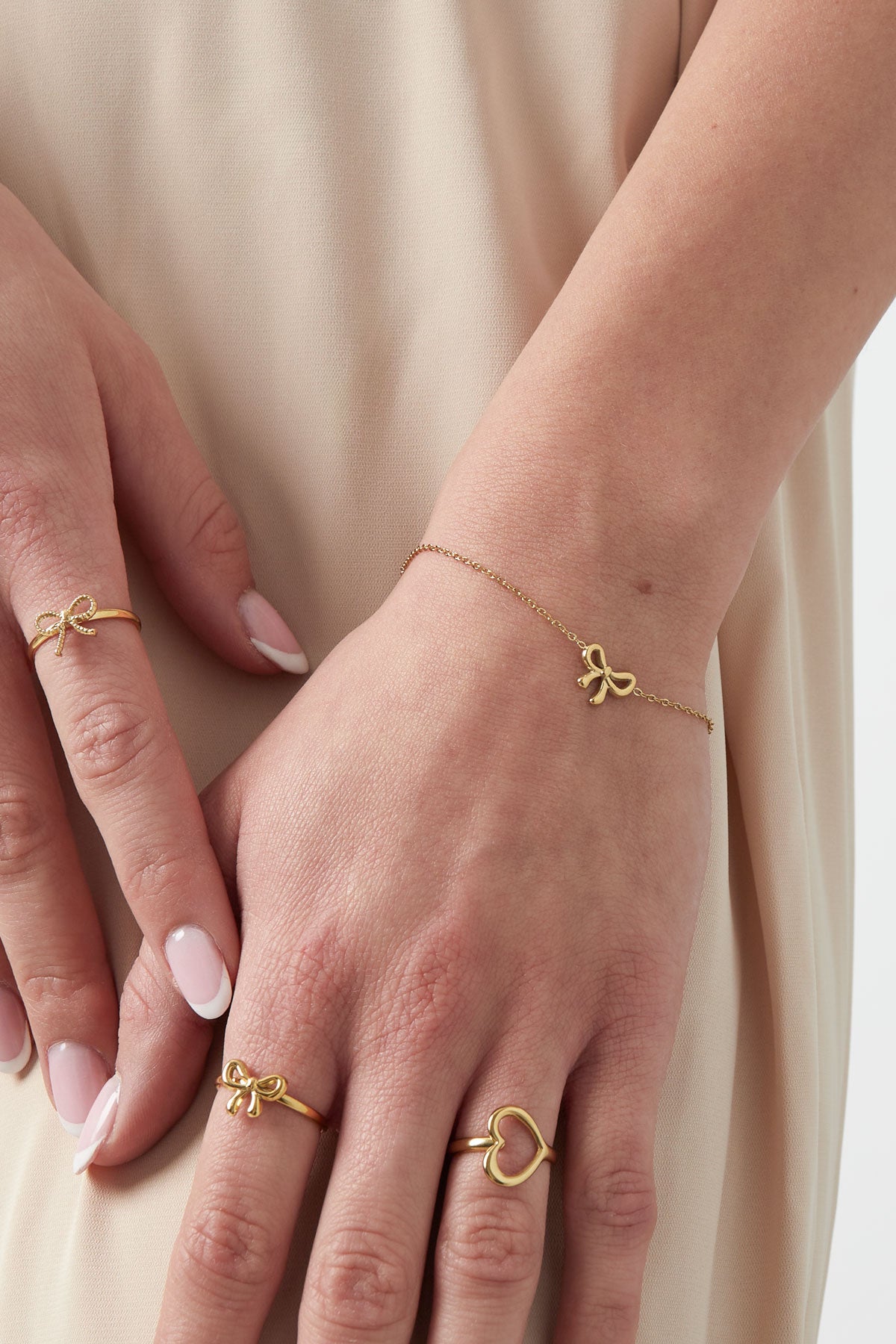 Minimalistische armband met strikje