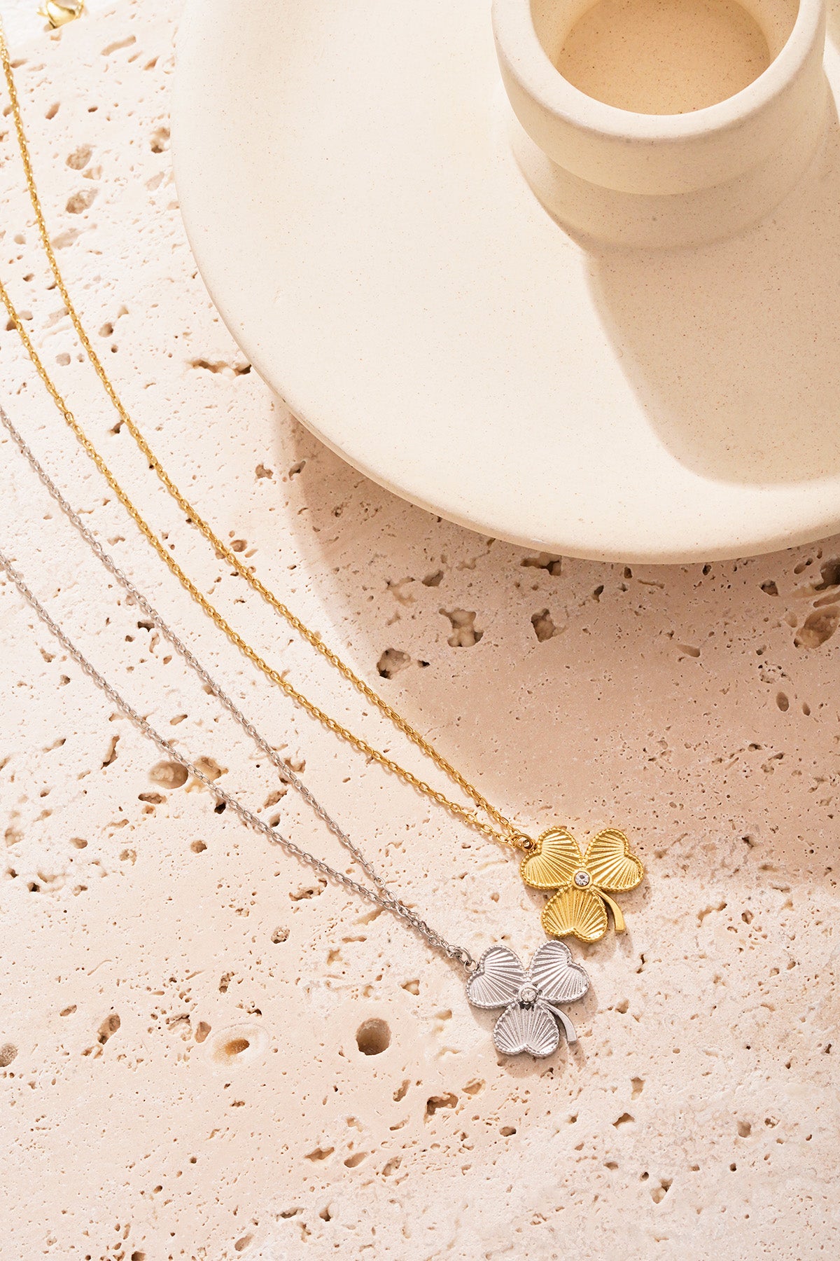 Minimalistische ketting met klavertje