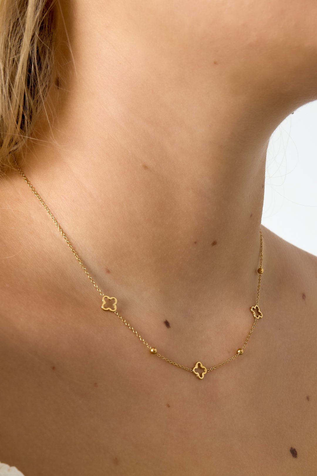 Minimalistische ketting open klavers