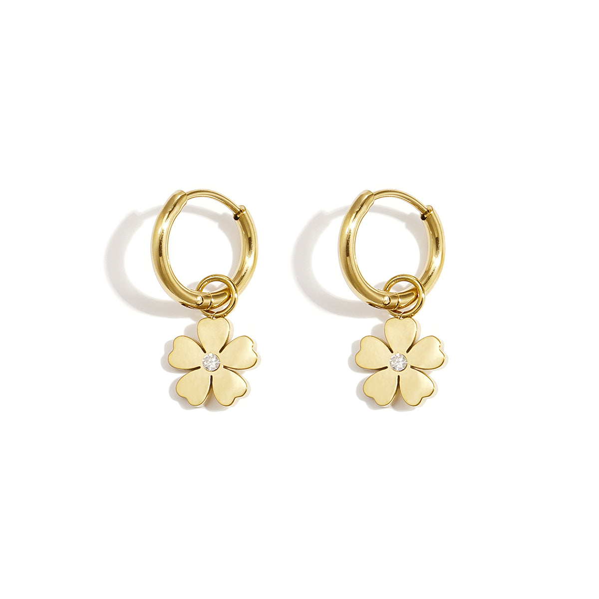 Gouden bloemen oorbellen met strass steentje en fijne oorring