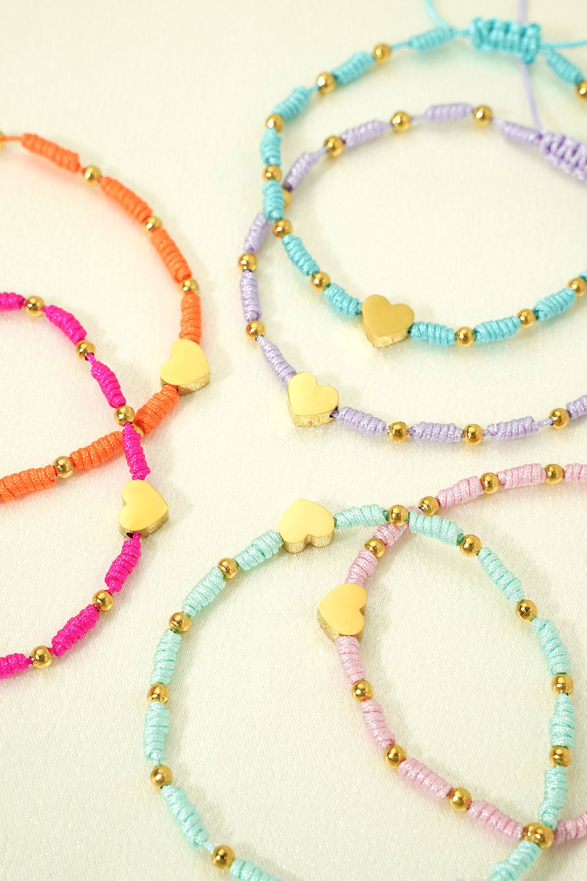 Touw armbandje met hartje