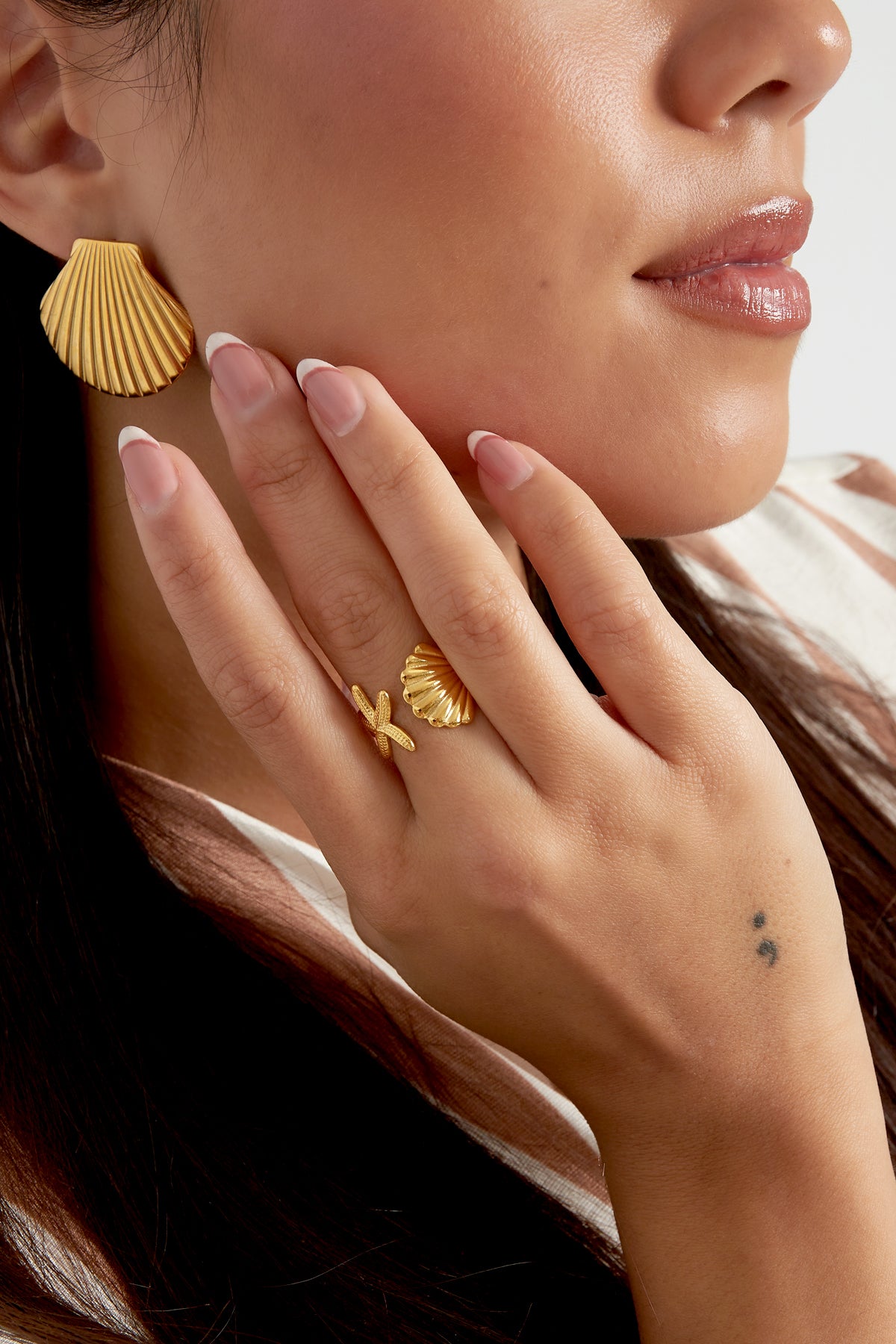 Verstelbare ring met schelpen