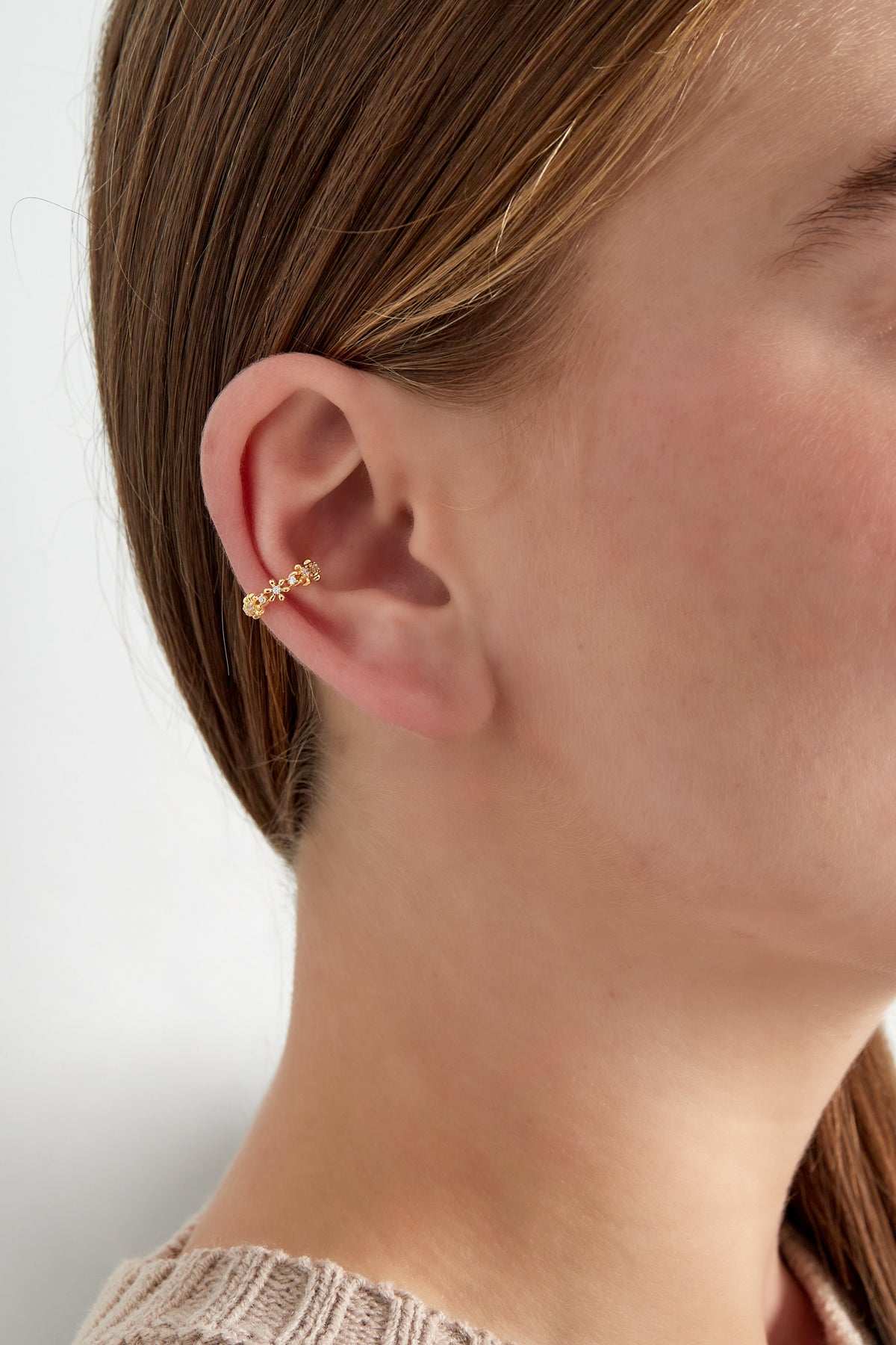 Ear cuff met bloemetjes