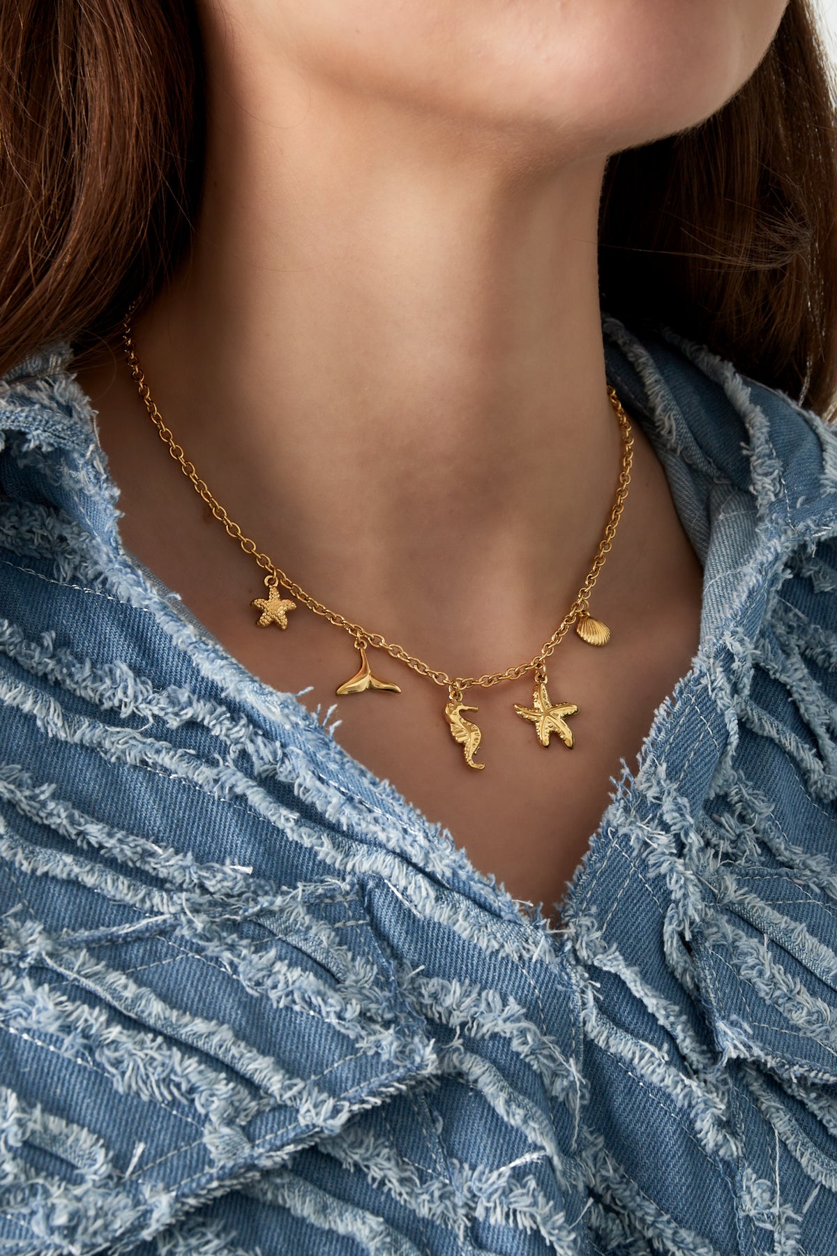 Ketting met bedels met zee bedels