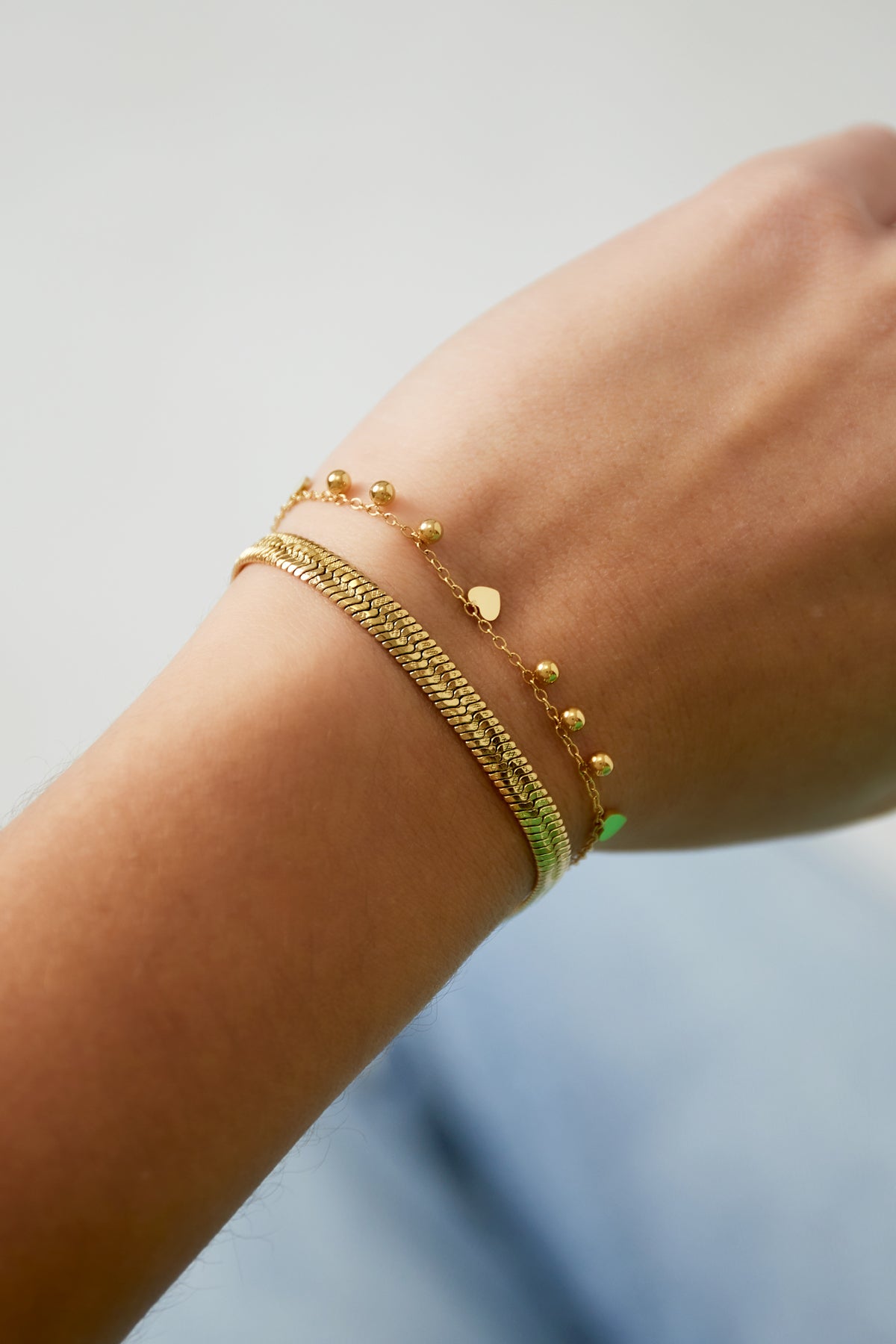 Minimalistische armband met hartjes