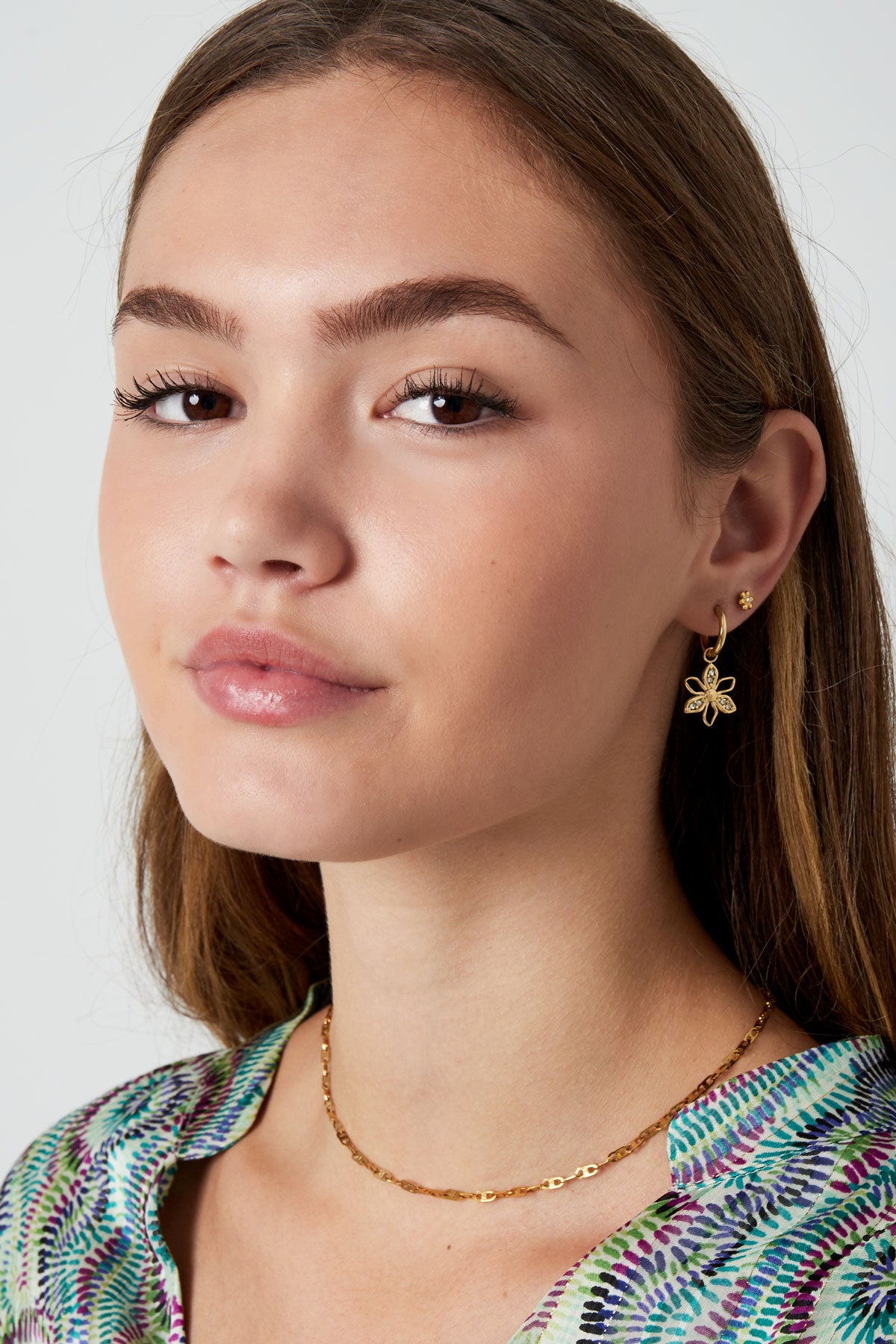 Minimalistische oorbellen met bloemen
