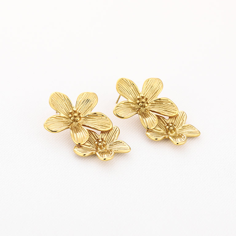 Oorbellen bloemen goud