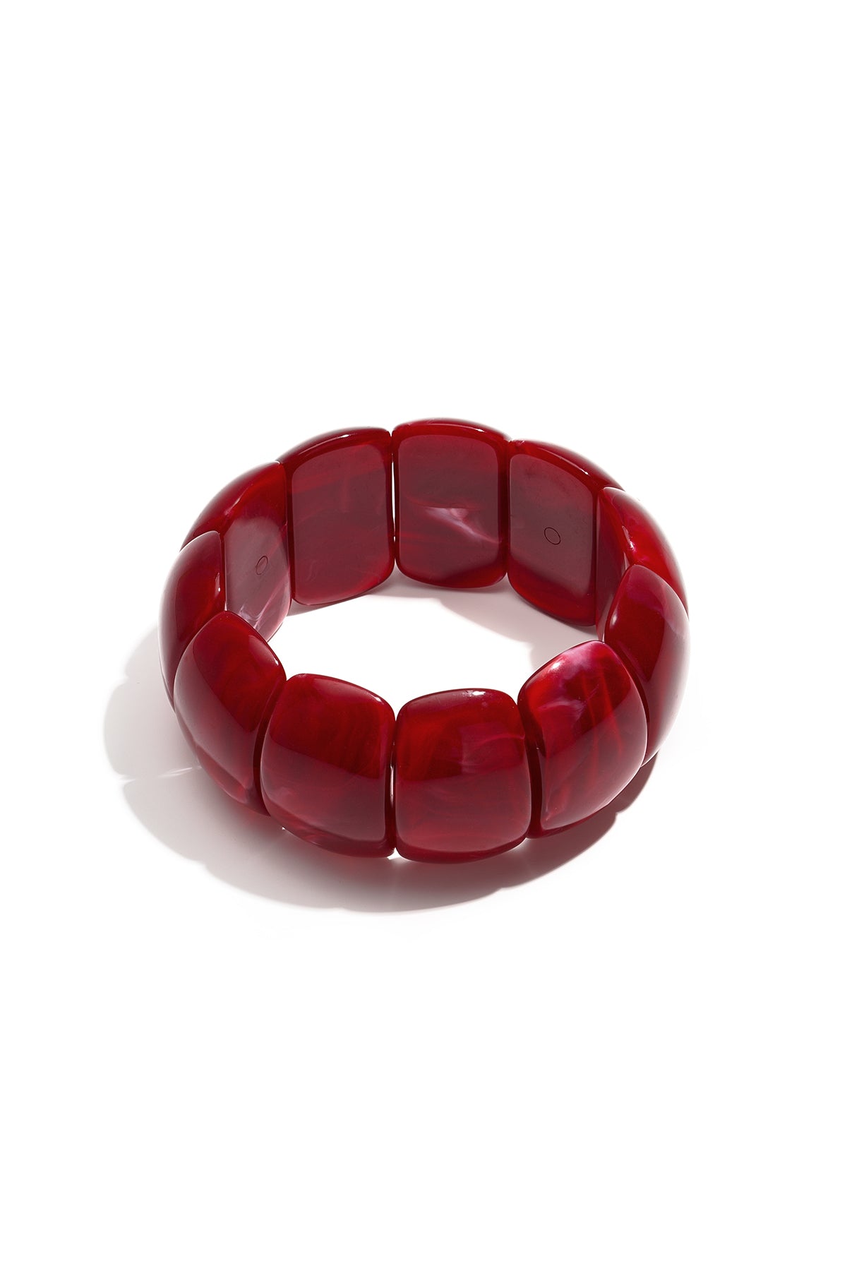 Statement armband met rode gemarmerde schakels en hoogglans afwerking